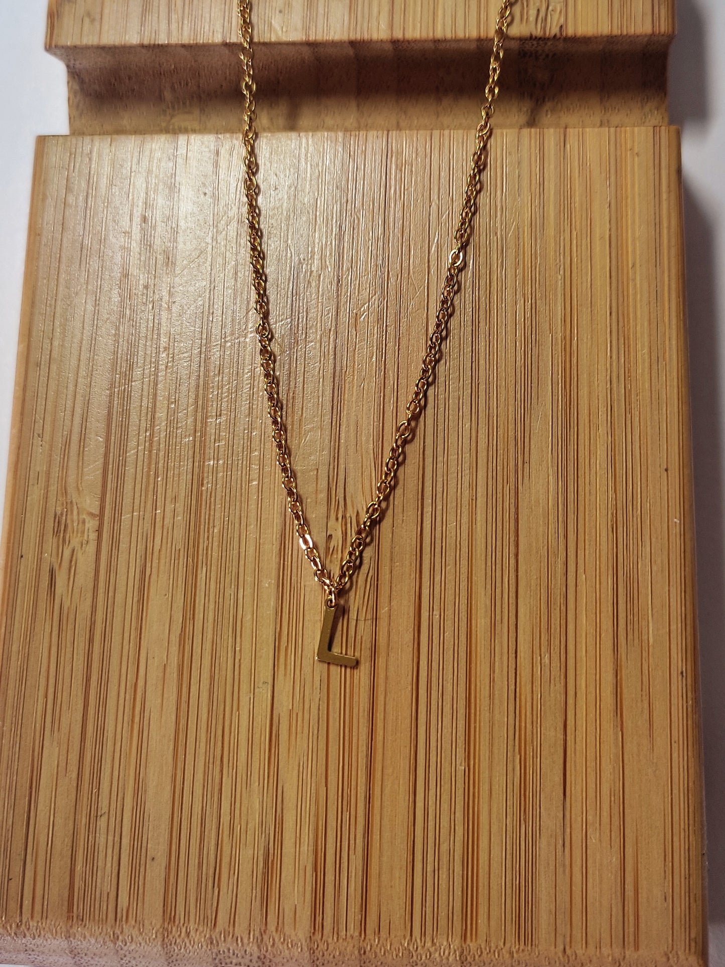 INITIALE 2 doré sans strass (collier)